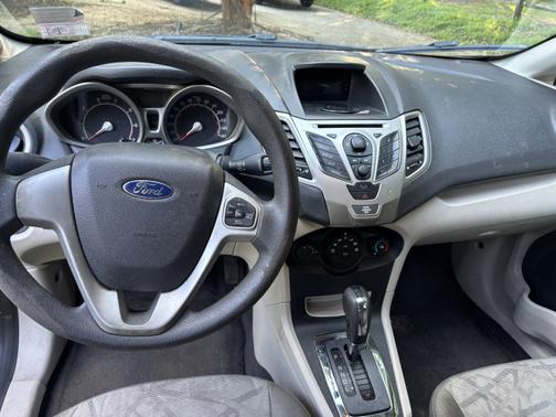 2012 Ford Fiesta SE
