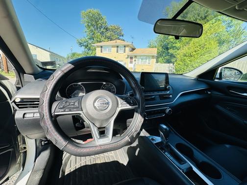 White 2019 Nissan Altima 2.5 S