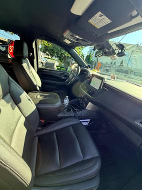 Black 2023 Chevrolet Suburban LT