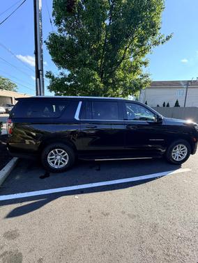 Black 2023 Chevrolet Suburban LT