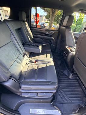 Black 2023 Chevrolet Suburban LT