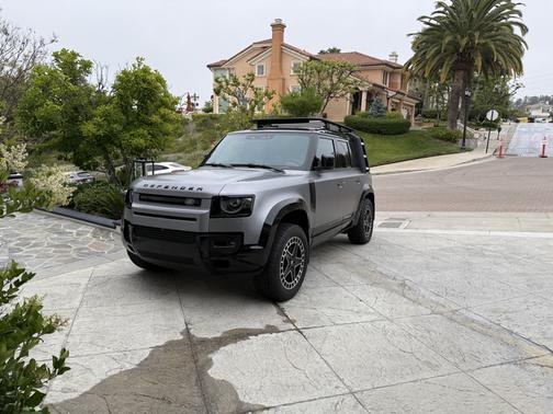 2024 Land Rover Defender 110 P400 X-Dynamic SE
