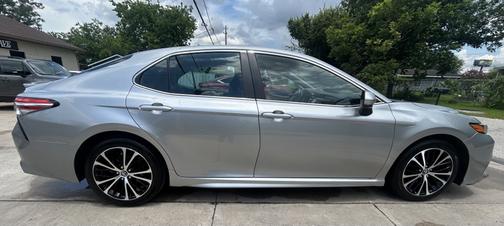 2020 Toyota Camry SE Nightshade