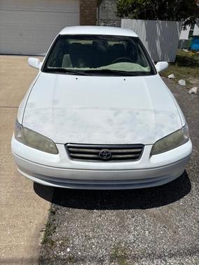 White 2001 Toyota Camry LE