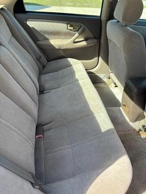 White 2001 Toyota Camry LE