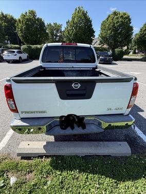 White 2015 Nissan Frontier SL
