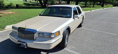 1997 Lincoln Town Car Cartier Designer