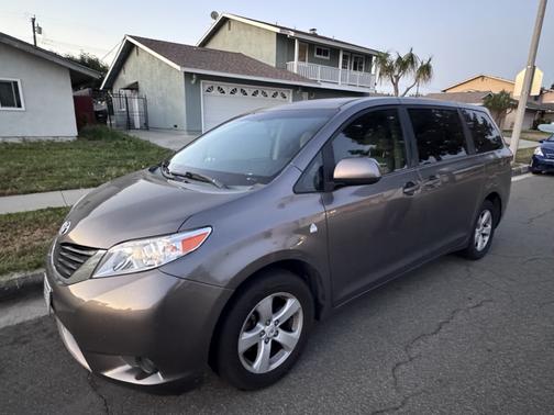 2012 Toyota Sienna LE