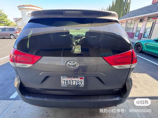 2012 Toyota Sienna LE