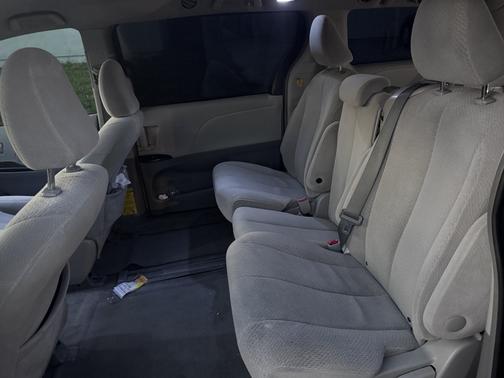 2012 Toyota Sienna LE