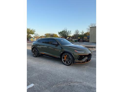 2023 Lamborghini Urus Performante