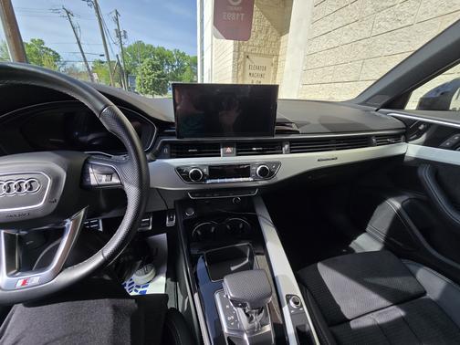 2022 Audi A4 45 S line Premium Plus