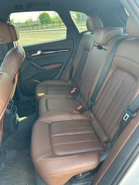 White 2018 Audi Q5 2.0T Premium