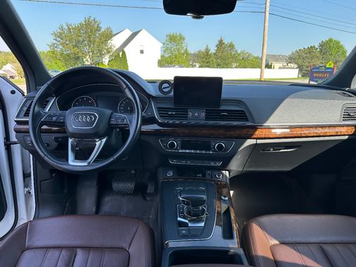 White 2018 Audi Q5 2.0T Premium