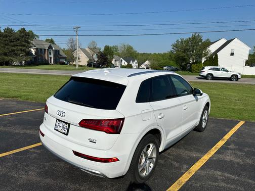 White 2018 Audi Q5 2.0T Premium