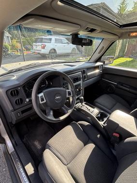 2008 Jeep Commander Sport