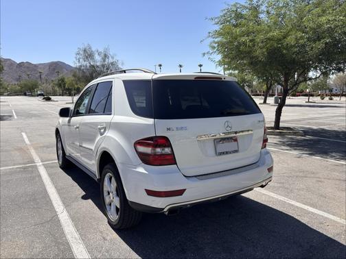 White 2009 Mercedes-Benz M-Class ML 350 4MATIC