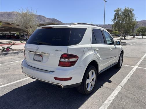 White 2009 Mercedes-Benz M-Class ML 350 4MATIC