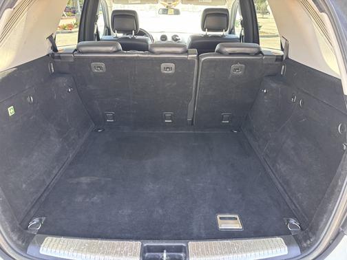White 2009 Mercedes-Benz M-Class ML 350 4MATIC