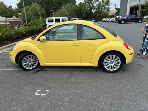 2008 Volkswagen New Beetle S