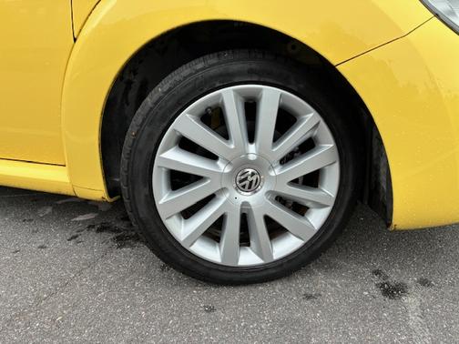 2008 Volkswagen New Beetle S
