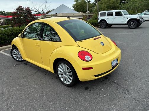 2008 Volkswagen New Beetle S