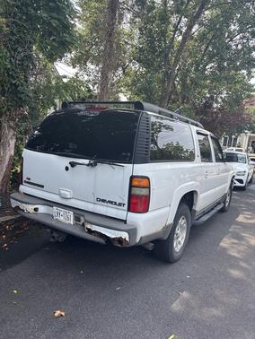 White 2005 Chevrolet Suburban 1500 Z71
