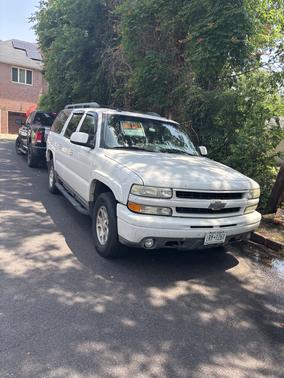 White 2005 Chevrolet Suburban 1500 Z71
