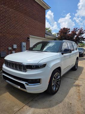 White 2024 Jeep Grand Wagoneer Series III