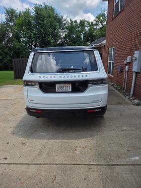 White 2024 Jeep Grand Wagoneer Series III