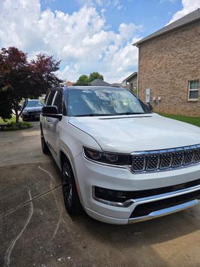 White 2024 Jeep Grand Wagoneer Series III