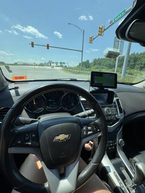 White 2014 Chevrolet Cruze 2LT