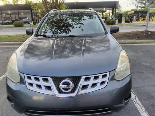 Green 2015 Nissan Rogue Select S