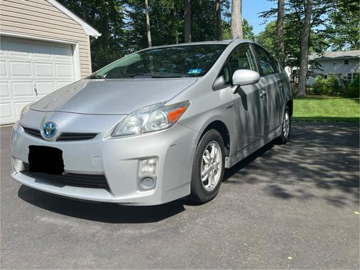 2010 Toyota Prius III