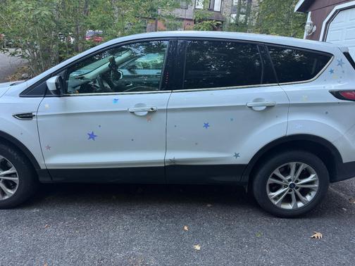 White 2017 Ford Escape SE