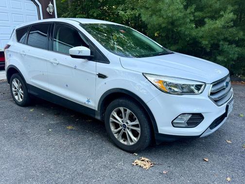 White 2017 Ford Escape SE
