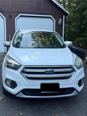 White 2017 Ford Escape SE