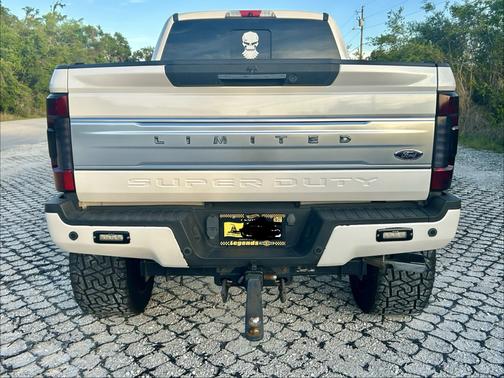 White 2019 Ford F-250 Limited