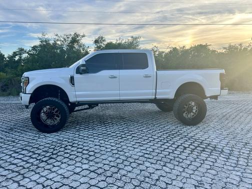 White 2019 Ford F-250 Limited