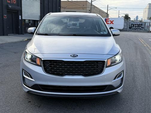 Silver 2019 Kia Sedona L