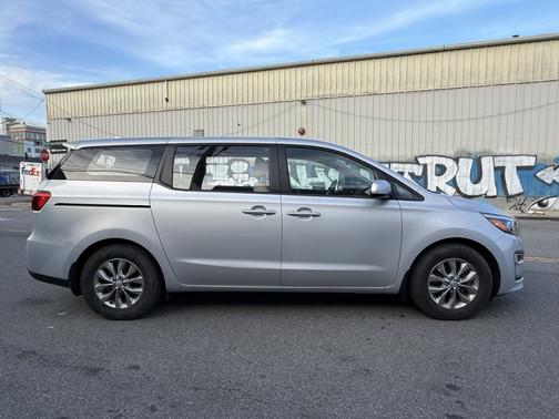 Silver 2019 Kia Sedona L