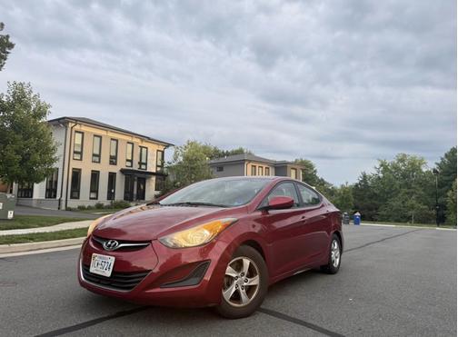 Red 2014 Hyundai ELANTRA SE
