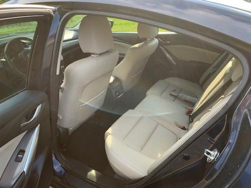 Photo 5 of 12 of 2016 Mazda Mazda6 i Touring