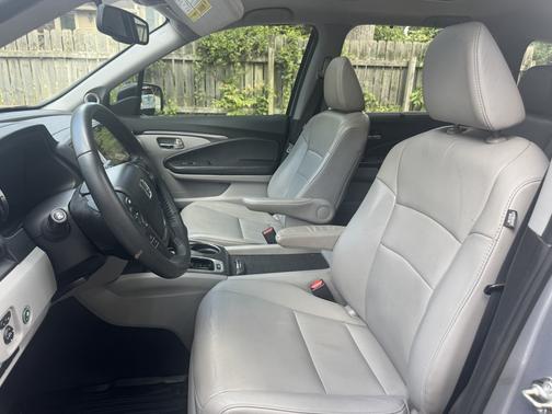 Silver 2018 Honda Pilot EX-L
