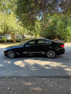 Black 2019 BMW 530 i