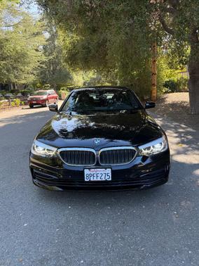 Black 2019 BMW 530 i