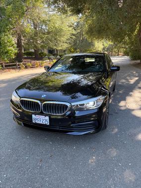Black 2019 BMW 530 i