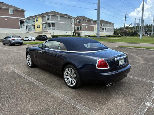 2016 Rolls-Royce Dawn Base