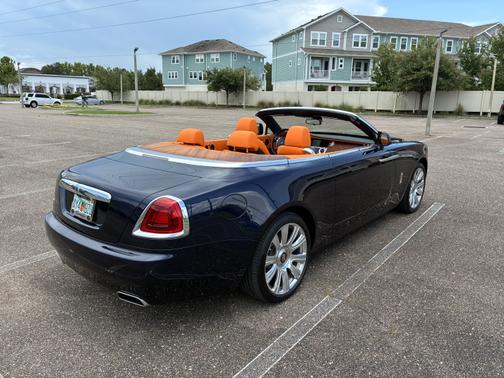 2016 Rolls-Royce Dawn Base