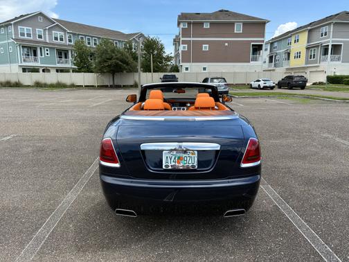 2016 Rolls-Royce Dawn Base